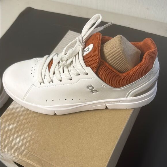 On Cloud Men Leather Running White and Tan Sneakers - Picture 9 of 10